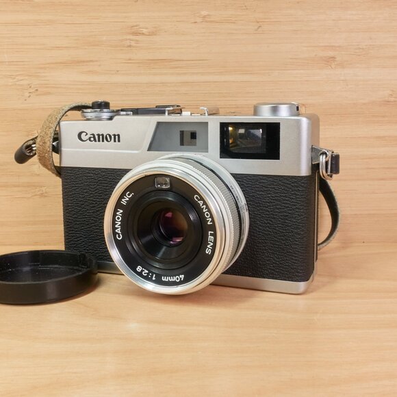 Canon Canonet 28 35mm Rangefinder Film Camera / Vintage 70s / Made in Taiwan - Picture 1 of 10